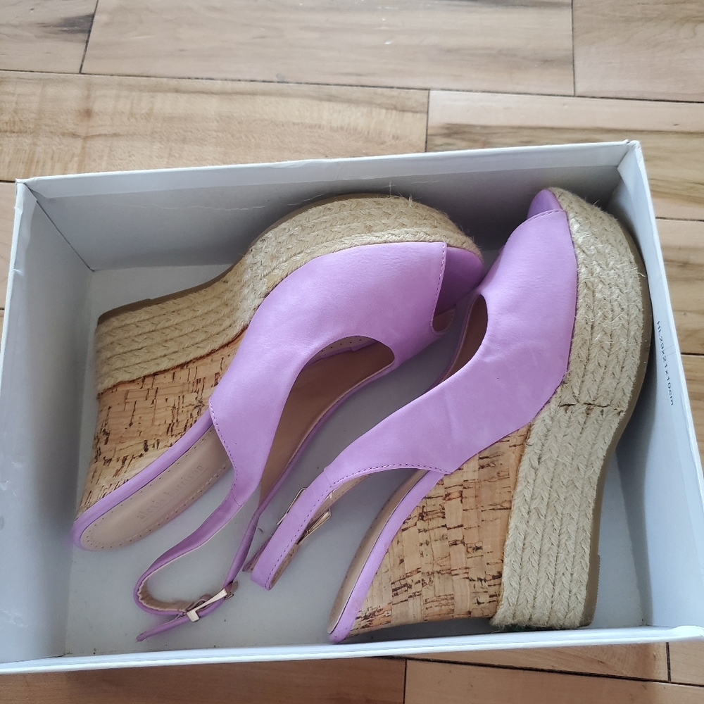 Wedge heels